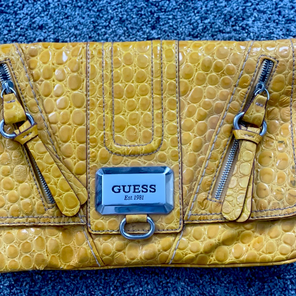 Guess clutch mustard yellow